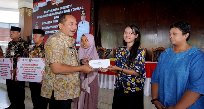 Pemkab Karanganyar Cairkan Insentif untuk Ribuan Pengajar Agama dan Penjaga Rumah Ibadah